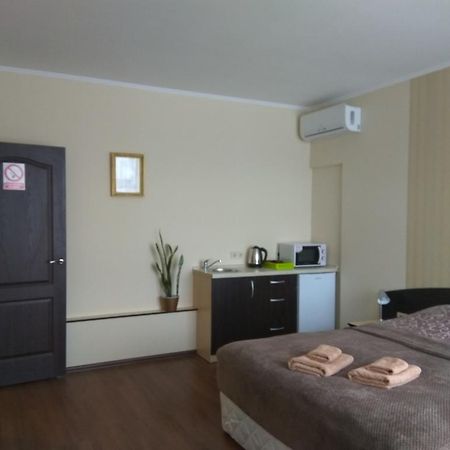 S&M Apartments - Zarichna Kiev Extérieur photo