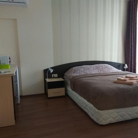 S&M Apartments - Zarichna Kiev Extérieur photo